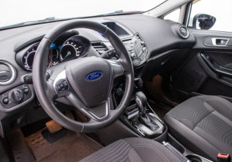 Подержанный автомобиль Ford Fiesta Hatchback 2016 года (9 фото)