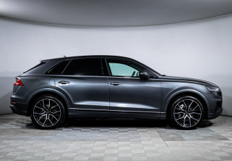 Подержанный автомобиль Audi Q8 2019 года (4 фото)