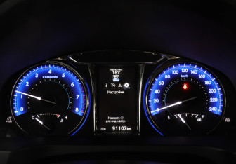 Подержанный автомобиль Toyota Camry Sedan 2016 года (9 фото)