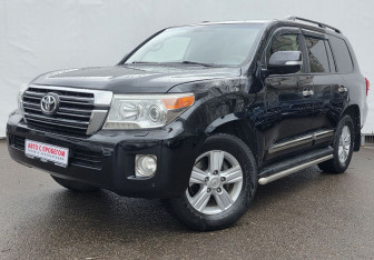 Подержанный автомобиль Toyota Land Cruiser Suv 2012 года (1 фото)
