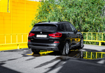 Подержанный автомобиль BMW X3 2018 года (4 фото)