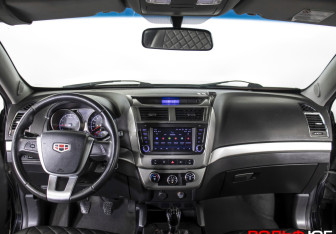 Подержанный автомобиль Geely Emgrand X7 2016 года (13 фото)