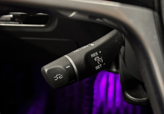 Подержанный автомобиль Hongqi H5 2024 года (13 фото)