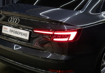 Подержанный автомобиль Audi A4 Sedan 2019 года (23 фото)