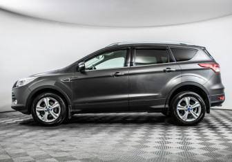 Подержанный автомобиль Ford Kuga 2016 года (8 фото)