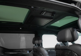 Подержанный автомобиль Zeekr 009 2023 года (24 фото)