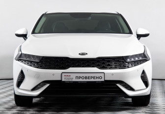 Подержанный автомобиль Kia K5 2021 года (2 фото)