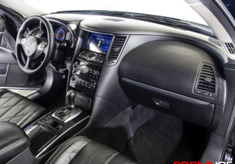 Подержанный автомобиль Infiniti FX 2009 года (7 фото)