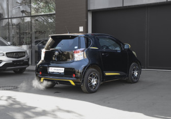 Подержанный автомобиль Toyota iQ 2009 года (5 фото)