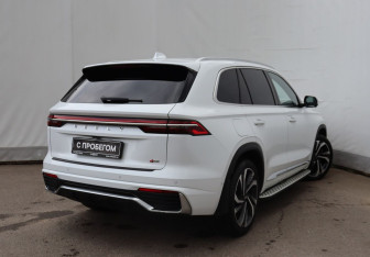 Подержанный автомобиль Geely Monjaro 2023 года (4 фото)