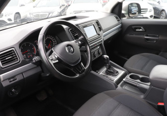 Подержанный автомобиль Volkswagen Amarok 2016 года (13 фото)