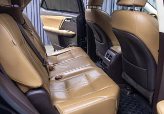 Подержанный автомобиль Lexus RX 2017 года (12 фото)