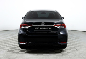 Подержанный автомобиль Toyota Corolla Sedan 2022 года (6 фото)