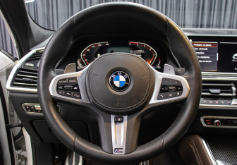 Подержанный автомобиль BMW X6 2020 года (17 фото)