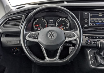 Подержанный автомобиль Volkswagen Multivan 2020 года (22 фото)