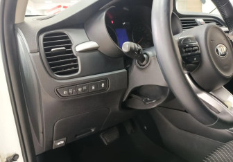 Подержанный автомобиль Kia Rio Sedan 2018 года (9 фото)