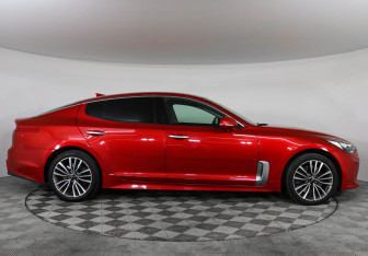 Подержанный автомобиль Kia Stinger 2019 года (4 фото)