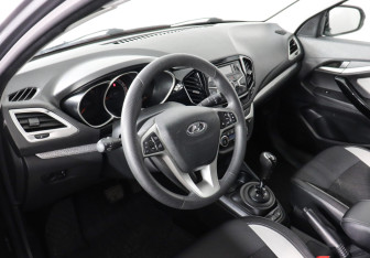 Подержанный автомобиль LADA (ВАЗ) Vesta Wagon 2019 года (9 фото)
