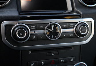 Подержанный автомобиль Land Rover Discovery 2014 года (21 фото)