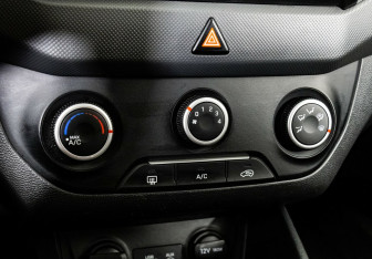 Подержанный автомобиль Hyundai Creta 2017 года (11 фото)