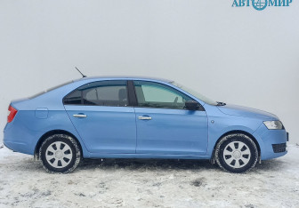 Подержанный автомобиль Skoda Rapid Liftback 2016 года (4 фото)