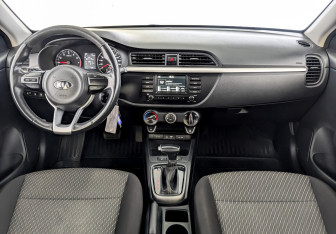 Подержанный автомобиль Kia Rio Sedan 2020 года (14 фото)