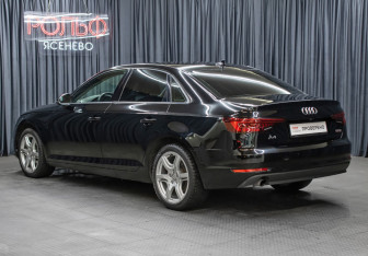 Подержанный автомобиль Audi A4 Sedan 2018 года (7 фото)
