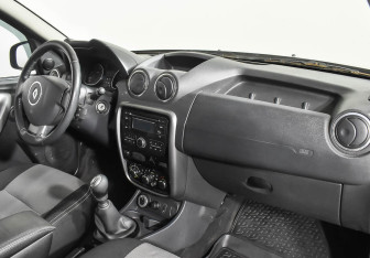 Подержанный автомобиль Renault Duster 2013 года (6 фото)