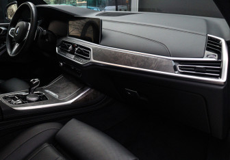 Подержанный автомобиль BMW X7 2019 года (9 фото)