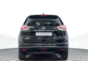 Подержанный автомобиль Nissan X-Trail 2017 года (6 фото)
