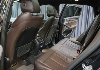 Подержанный автомобиль BMW X4 2019 года (12 фото)