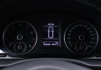 Подержанный автомобиль Volkswagen Caddy Compactvan 2013 года (12 фото)