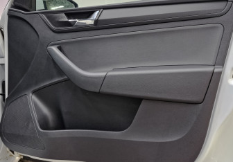 Подержанный автомобиль Skoda Rapid Liftback 2019 года (24 фото)