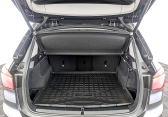 Подержанный автомобиль BMW X1 2019 года (10 фото)