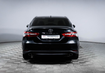 Подержанный автомобиль Toyota Camry Sedan 2023 года (6 фото)