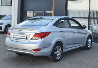 Подержанный автомобиль Hyundai Solaris Sedan 2012 года (5 фото)