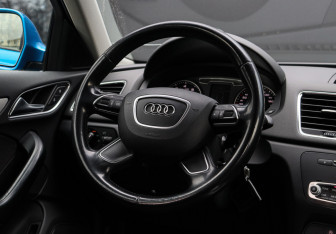 Подержанный автомобиль Audi Q3 2015 года (11 фото)