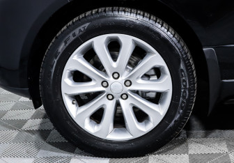 Подержанный автомобиль Land Rover Range Rover 2015 года (15 фото)