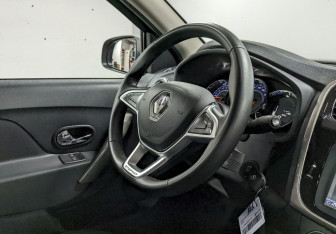 Подержанный автомобиль Renault Logan Sedan 2021 года (20 фото)