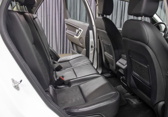 Подержанный автомобиль Land Rover Discovery Sport 2019 года (12 фото)