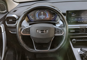 Подержанный автомобиль Geely Coolray 2022 года (22 фото)