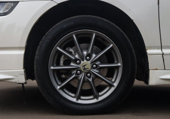 Подержанный автомобиль Honda Odyssey Compactvan 2004 года (18 фото)