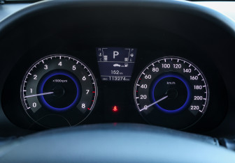 Подержанный автомобиль Hyundai Solaris Hatchback 2012 года (12 фото)