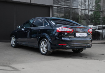 Подержанный автомобиль Ford Mondeo Sedan 2011 года (6 фото)