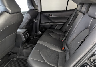 Подержанный автомобиль Toyota Camry Sedan 2022 года (18 фото)