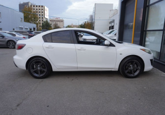 Подержанный автомобиль Mazda 3 Sedan 2010 года (4 фото)