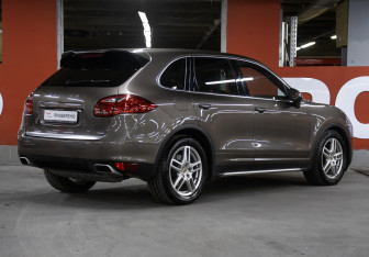 Подержанный автомобиль Porsche Cayenne 2013 года (5 фото)