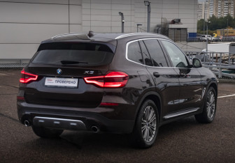 Подержанный автомобиль BMW X3 2017 года (5 фото)