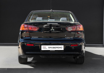 Подержанный автомобиль Mitsubishi Lancer Sedan 2008 года (5 фото)