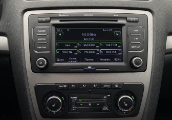 Подержанный автомобиль Skoda Octavia Liftback 2013 года (18 фото)